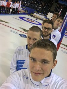 Slovenska reprezentanca na otvoritveni slovesnosti EP v curlingu, 2016